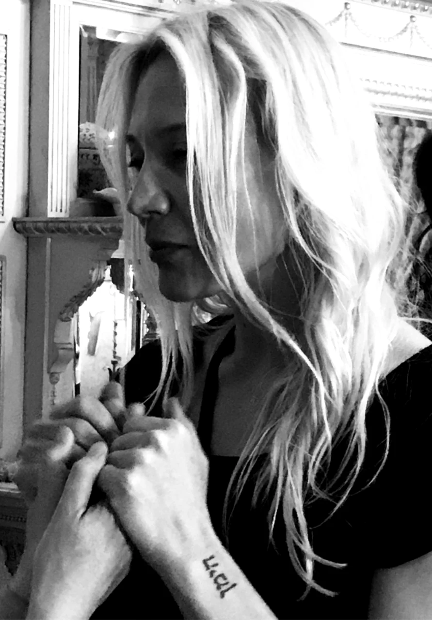 Black-and-white portrait of Dr Karien Earle in profile